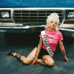 Mon Laferte - Femme Fatale...